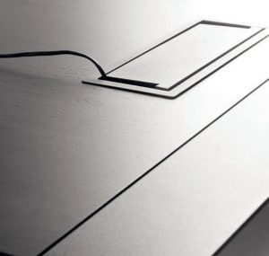 mesa-operativa-oficina-cubre-enchufes-mahia-famo