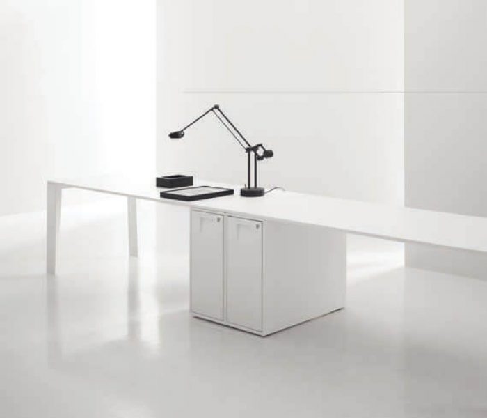 mesa operativa blanca de oficina mahia famo syncro21