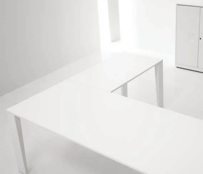 mesa operativa en L mahia famo